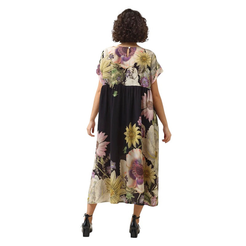 One Hundred Stars Pleat Dress Daisy Black on model rear