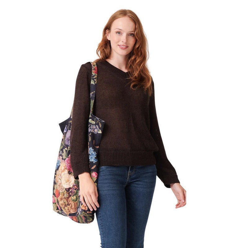 One Hundred Stars Primula Canvas Bag Black on model 2