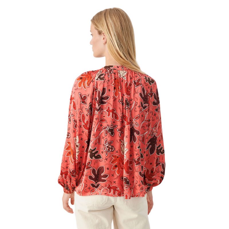 Part Two Clothing Cesilla Shirt Calypso Coral Botanical Print 30308001-302373 on model back