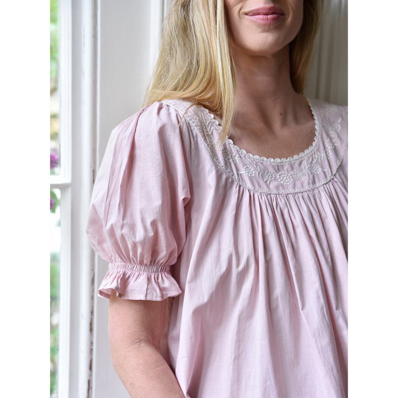 Powell Craft Juliet Round Necked Puffed Sleeve Nightdress Pink SN204 on model sleeve detail