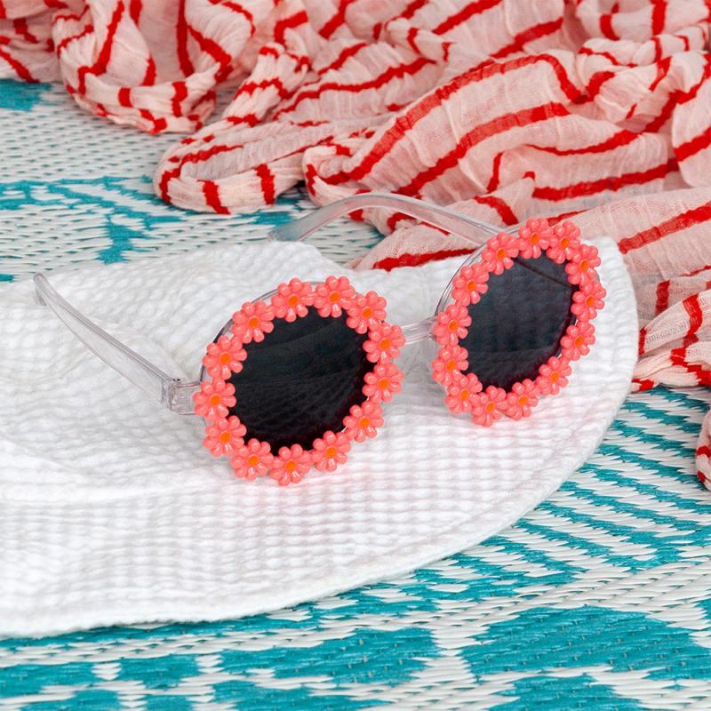 Rex International Funglasses Pink Daisy Sunglasses 30338 lifestyle 2