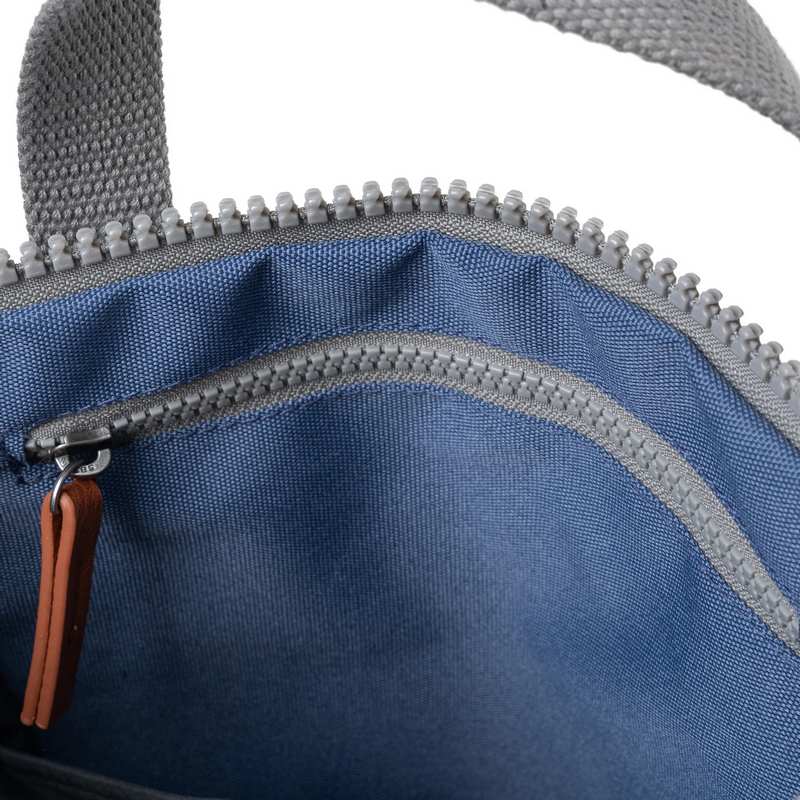Roka Backpack Finchley A Sustainable Small Burnt Blue inside