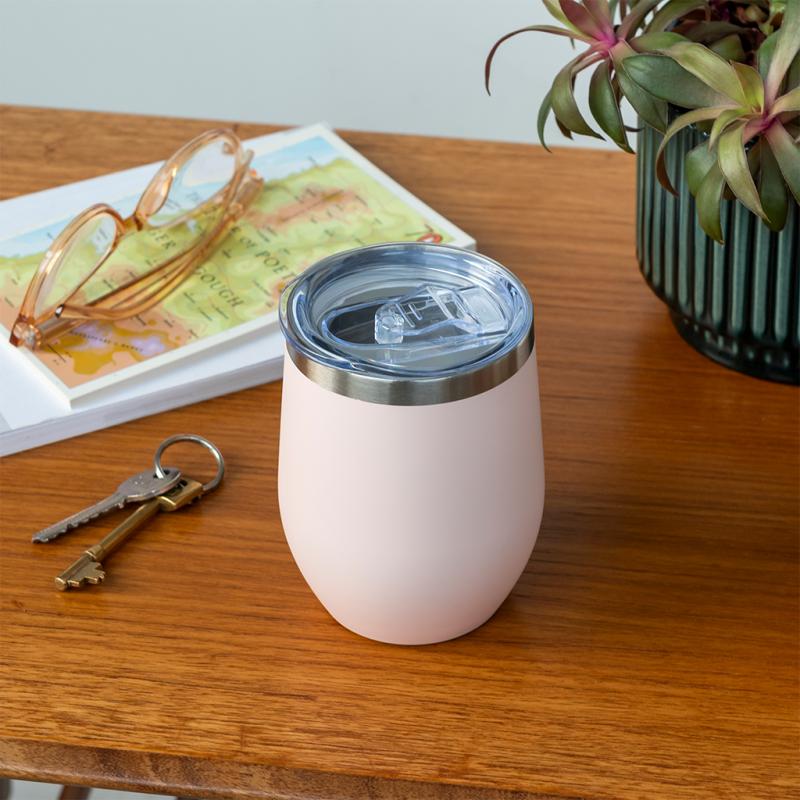 Rubber Coated Travel Cup Pink 30928 lifestyle