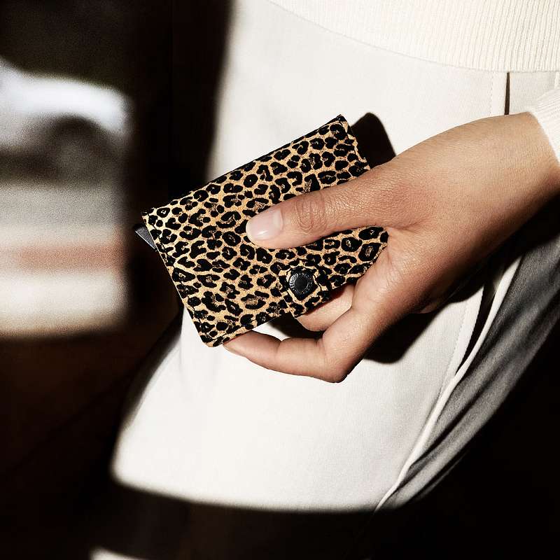 Secrid RFID Mini Wallet Leo Beige lifestyle