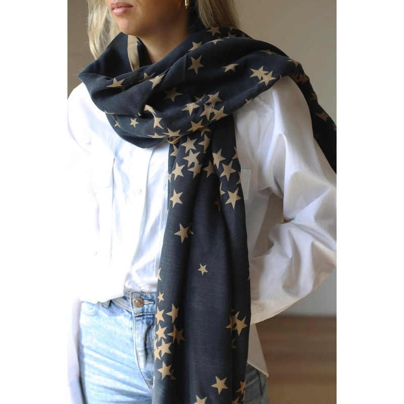 Tutti & Co Beyond Scarf S385 on model