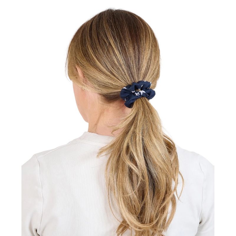 Tutti & Co Destiny Slim Scrunchie on model