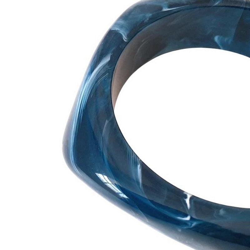 Tutti & Co Jewellery Eclipse Blue Resin Bangle BR744 detail