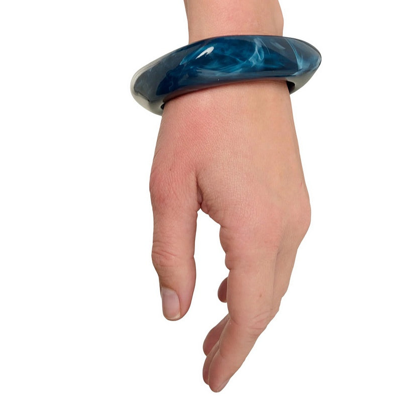Tutti & Co Jewellery Eclipse Blue Resin Bangle BR744 model