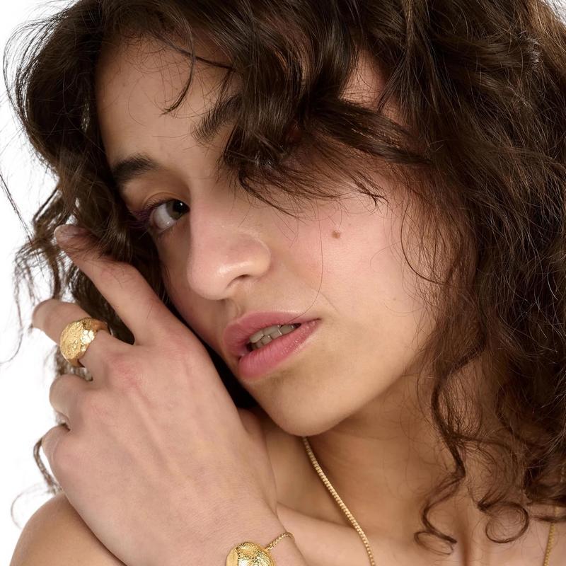 Tutti & Co Jewellery Halo Ring Gold RN363G on model