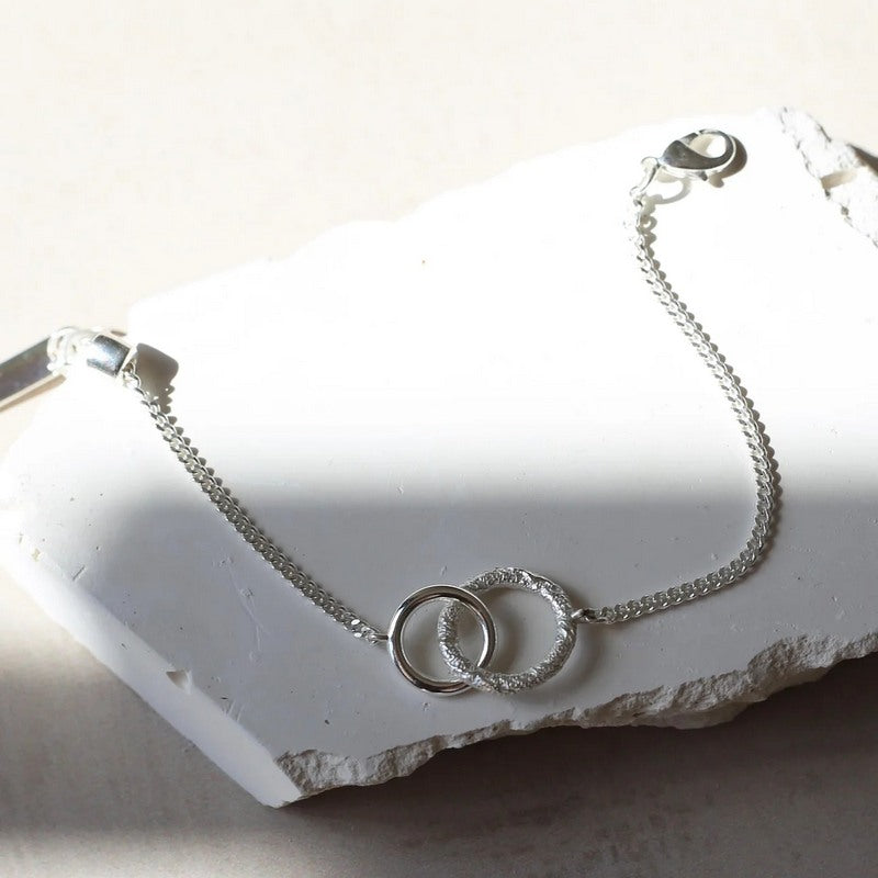 Tutti & Co Jewellery Pose Bracelet Silver BR616S flat lay