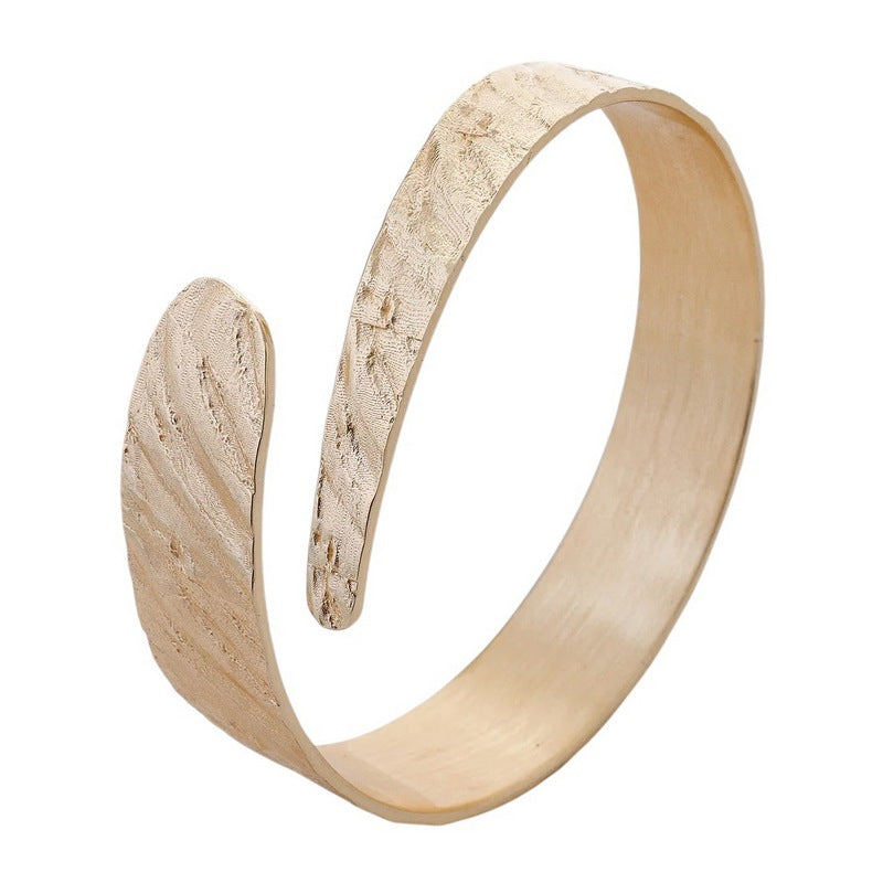 Tutti & Co Jewellery Riva Bangle Gold BR715G main
