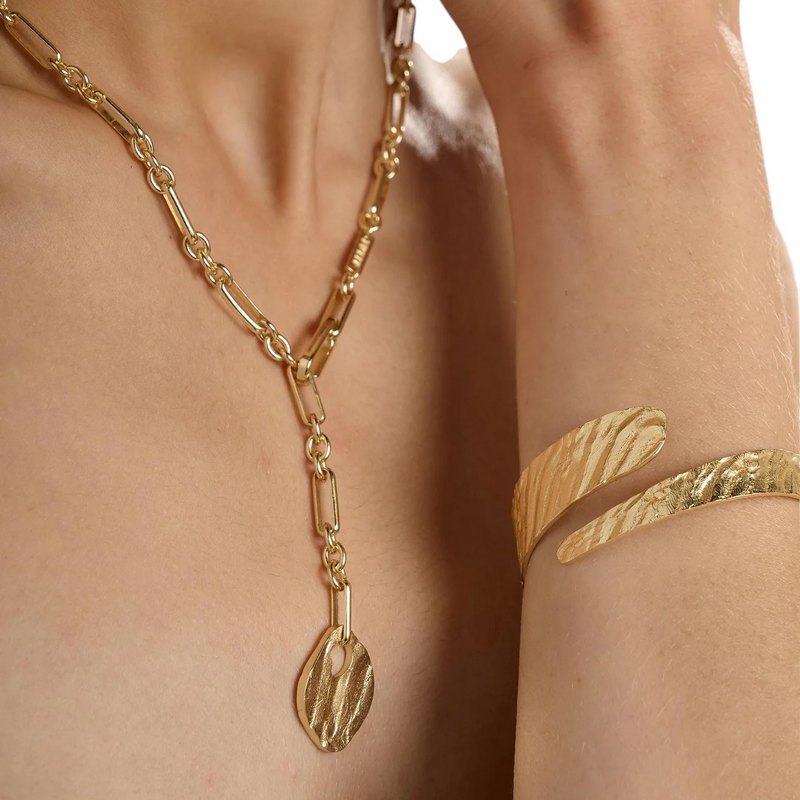 Tutti & Co Jewellery Riva Bangle Gold BR715G on model