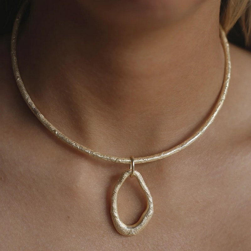 Tutti & Co Jewellery Seize Necklace Gold NE675G on model