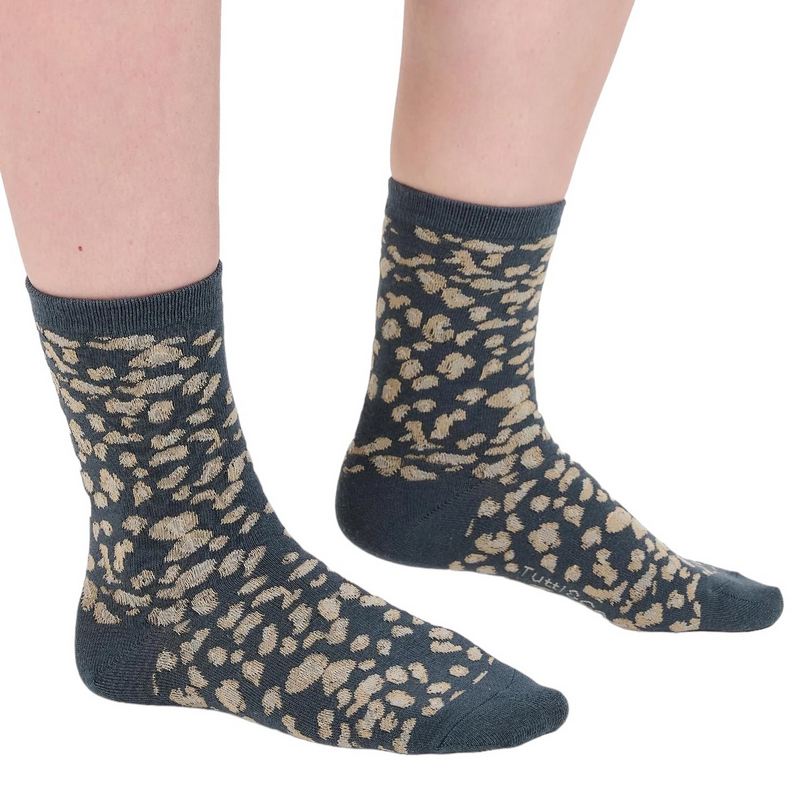 Tutti & Co Leopard Bamboo-blend Socks on model