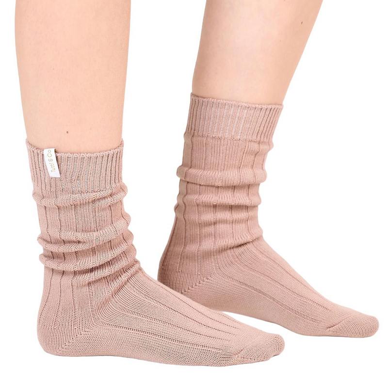 Tutti & Co Orchid Long Bamboo-blend Socks SOC058 on model