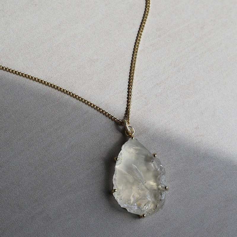 Quartz Necklace Gold