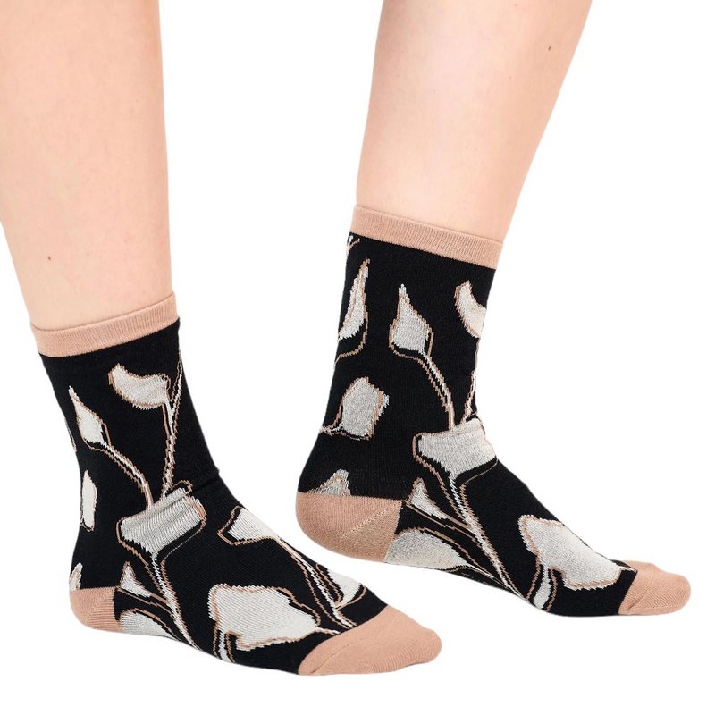 Tutti & Co Wildflower Bamboo-blend Socks SOC055 on model