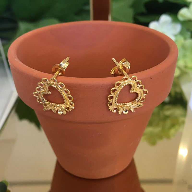 Alex Monroe Jewellery Lace-edged Heart & Flower Stud Earrings Gold Plated SLE7-GP on mini plant pot