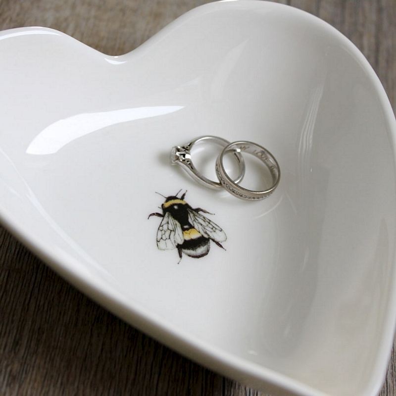 Boxed Bone China Heart Dish Bumblebee FOD04 in use