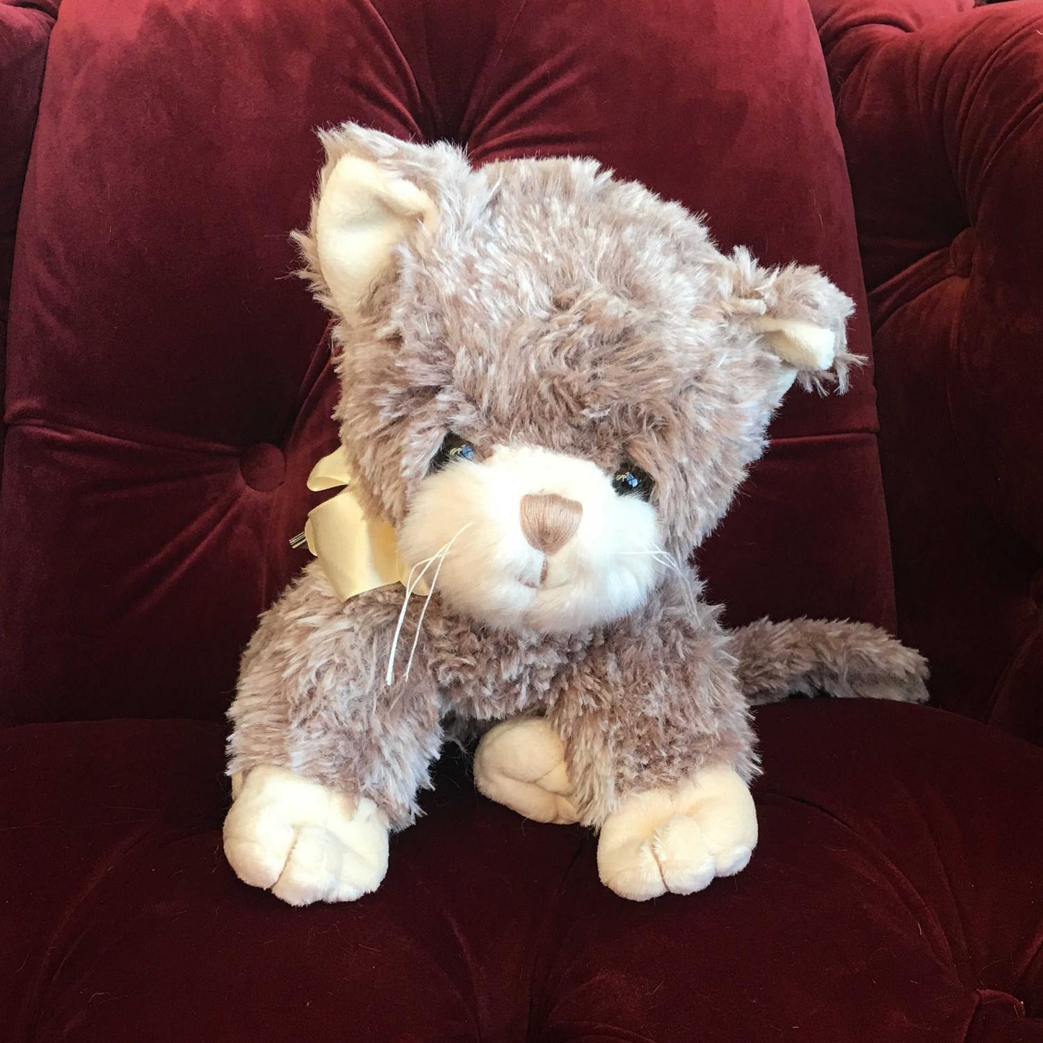 Bukowski Bears - Gilbert on chair