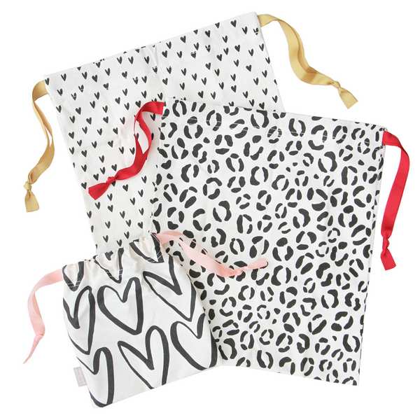 Caroline Gardner Mono Hearts Travel Bags Set of 3 TRV105