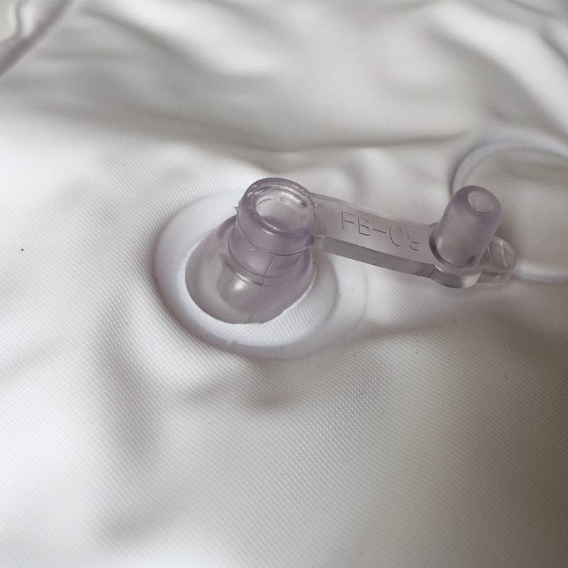 Ecobath Microfibre Inflatable Bath Pillow valve