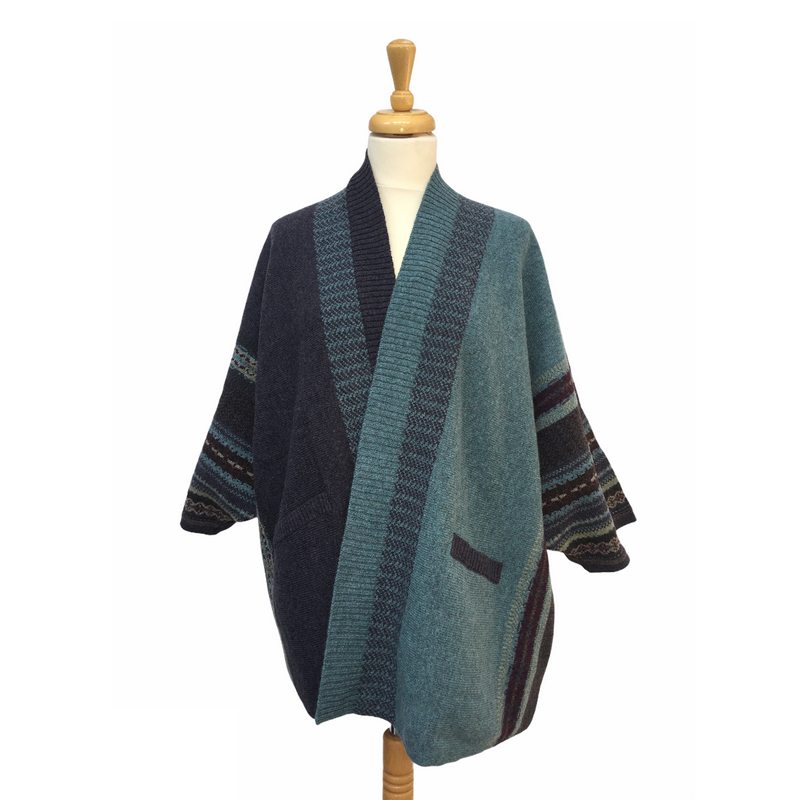 Eribe Knitwear Blanket Coat Selkie on mannequin front