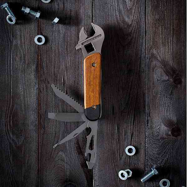 Gentleman's Hardware Wrench Multi-tool GEN275 lifestyle