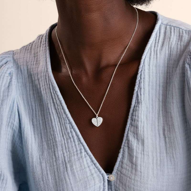 Joma Jewellery Secret Sentiment Locket Follow Your Dreams 5156 on model