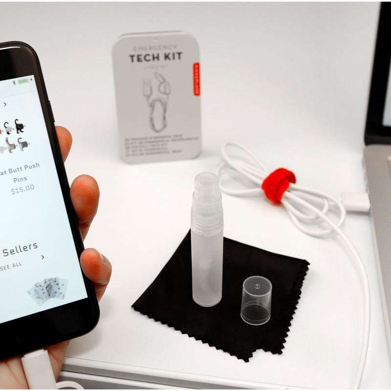 Kikkerland Emergency Tech Kit CD135 lifestyle