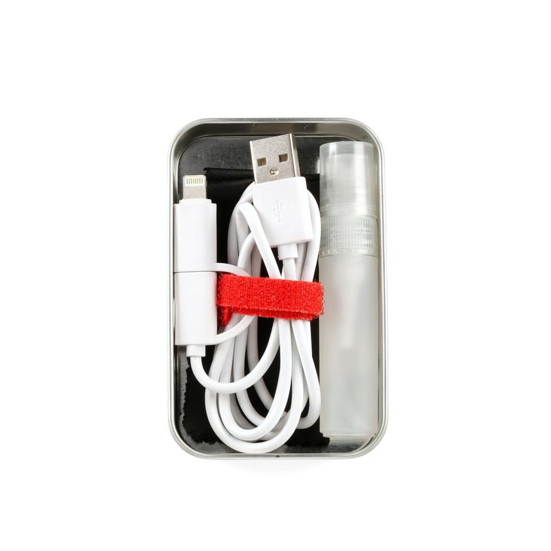 Kikkerland Emergency Tech Kit CD135 box open