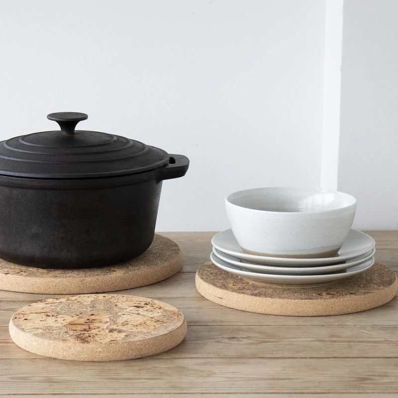 Liga Eco Living Ice Grey Round Cork Trivet Set lifestyle