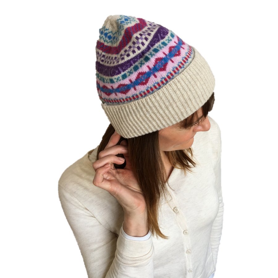Old School Beauly Knitwear - Beauly Hat on Model side