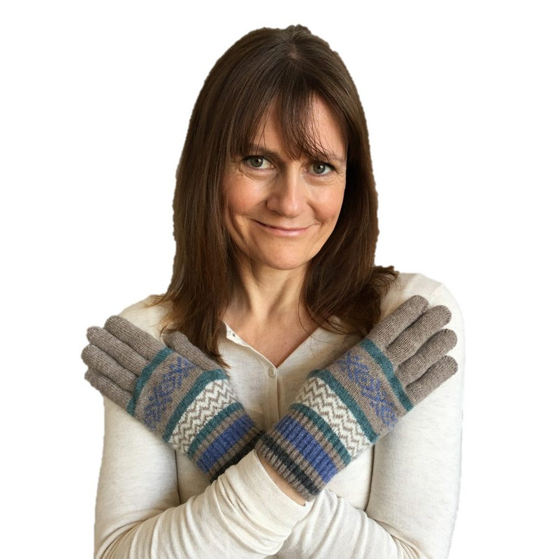 Old School Beauly Knitwear - Cromarty Gloves on Model