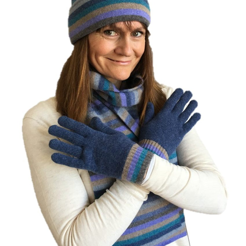 Old School Beauly Knitwear - Inverness Blue Skies Gloves on model