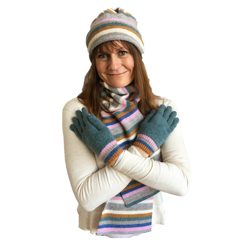 Old School Beauly Knitwear - Inverness Pink Skies Gloves with Hat & Scarf on model