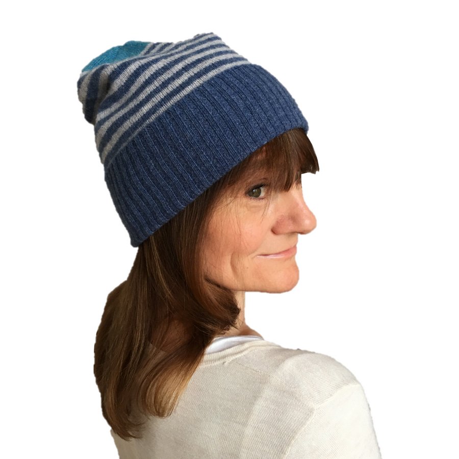 Old School Beauly Knitwear - Ullapool Hat on model side