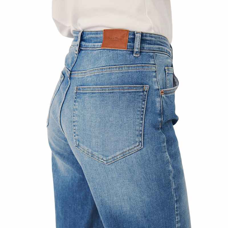 Part Two Clothing Hela Jeans Light Blue Denim on model back close-up