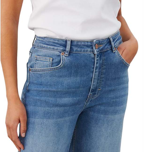 Part Two Clothing Hela Jeans Light Blue Denim on model front close-up