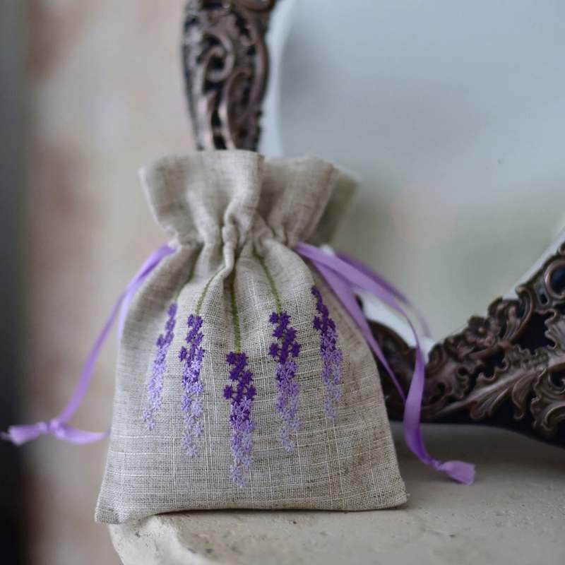 Powell Craft Linen Lavender Sachet with Lavender Embroidery LS22 lifestyle