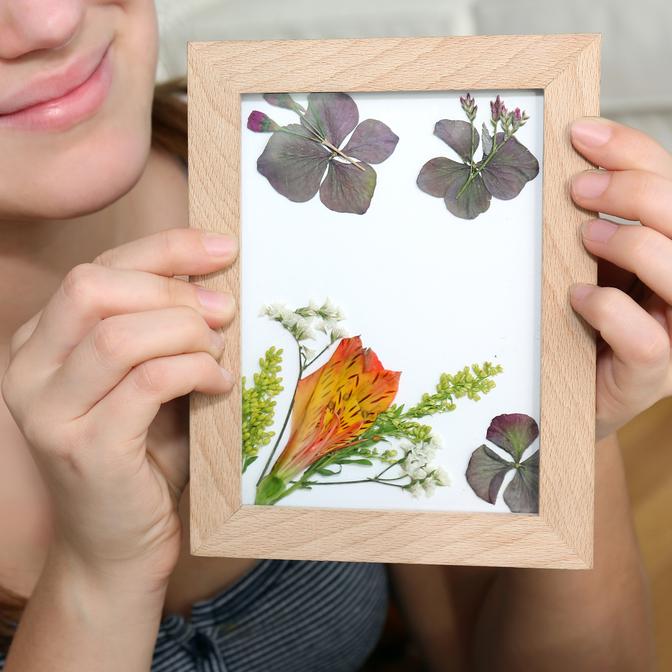 Pressed Flower Frame HB02 with child