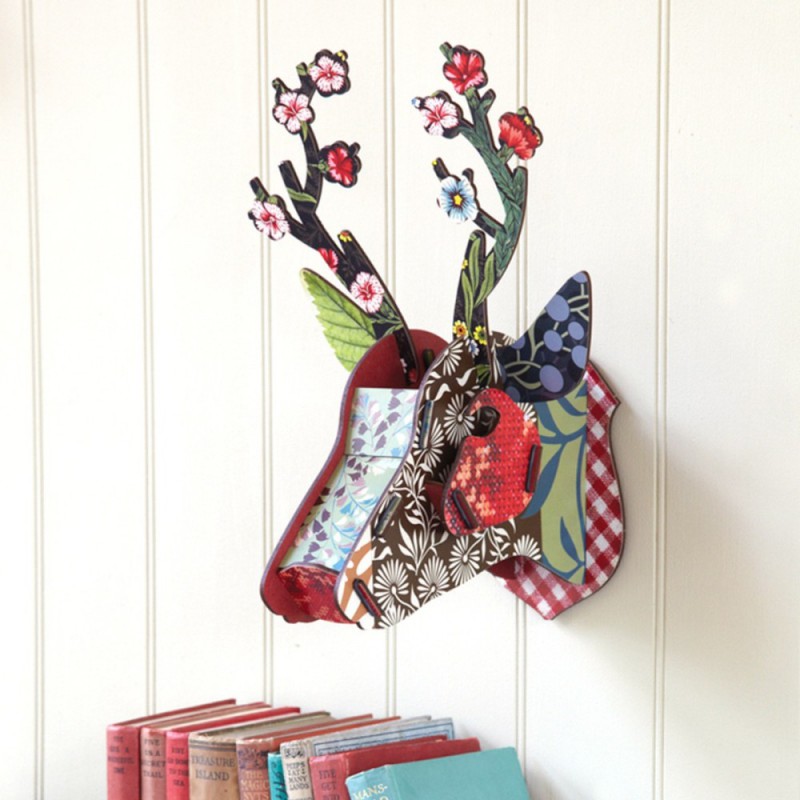 Roe Deer Head Ornament - Flower Blow-up on light wall