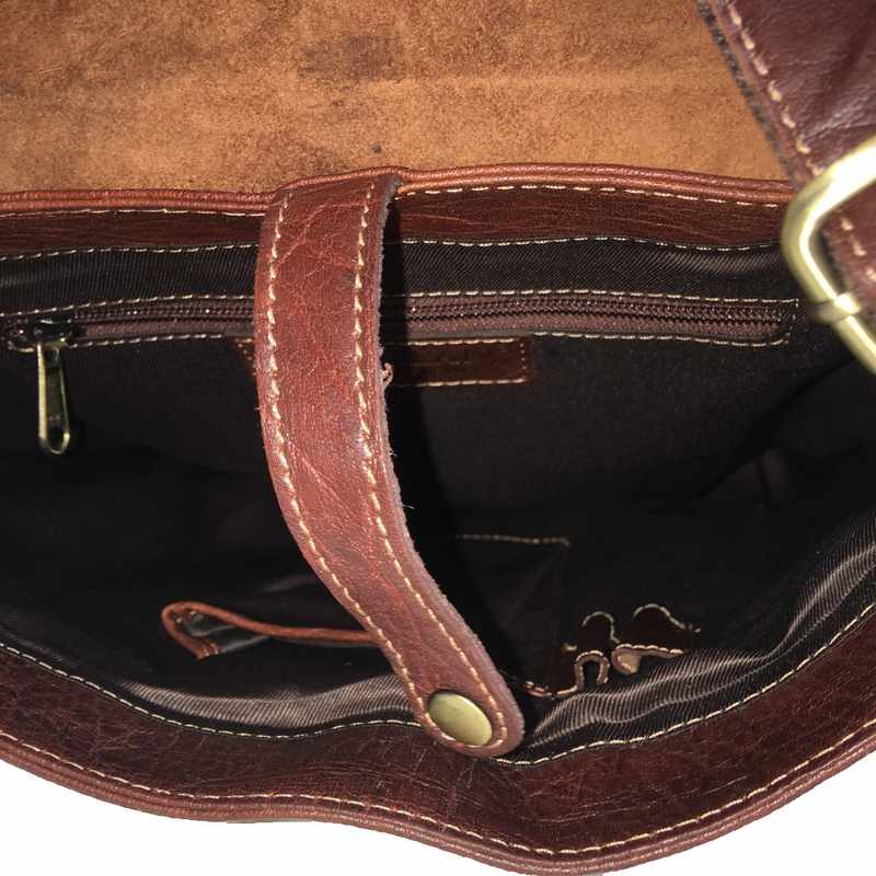 Rowallan Of Scotland Bronco Flap Over Shoulder Bag 31-6512-18 inside