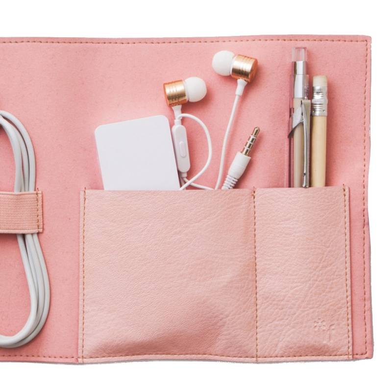 Travel Tech Tidy Pink in use