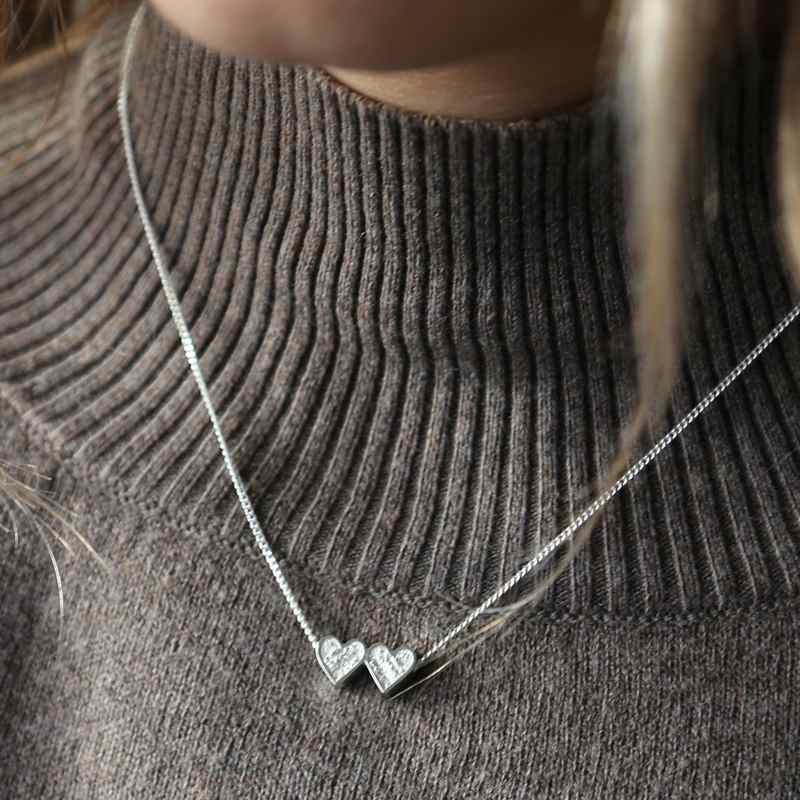 Tutti & Co Heartbeat Necklace Silver NE529S on model