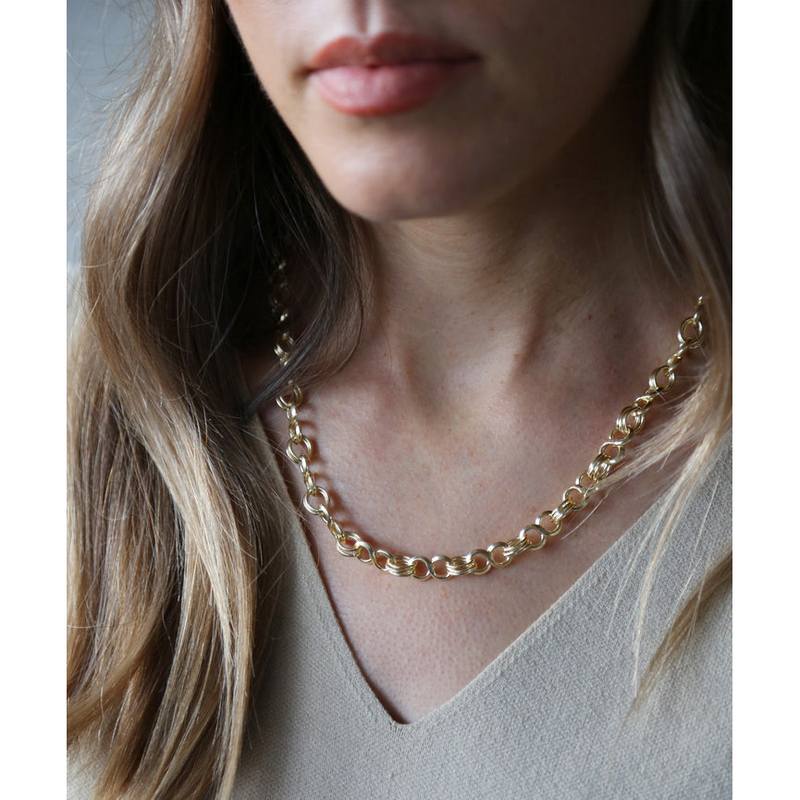 Tutti & Co Iris Necklace Gold Plated NE559G on model
